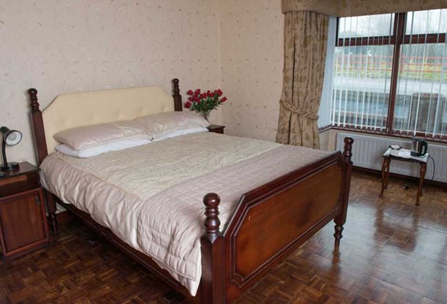 Creeve House Inn bedroom