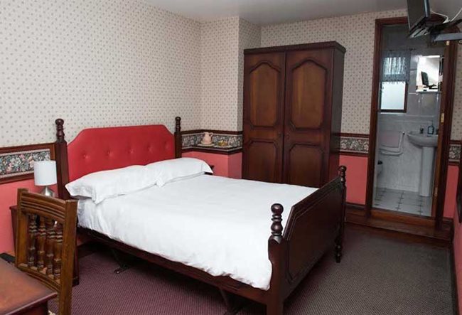 Creeve House Inn bedroom