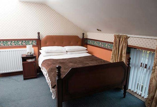 Creeve House Inn bedroom