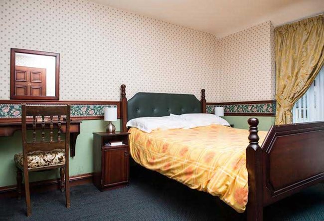 Creeve House Inn bedroom